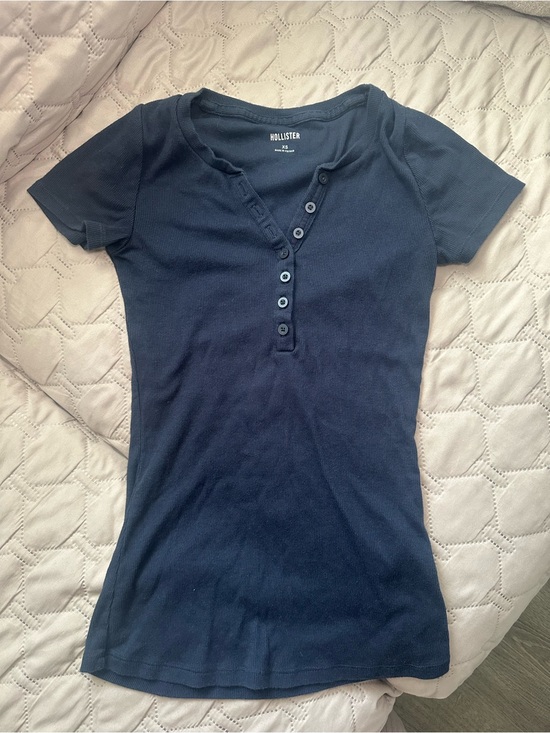 Hollister Tops - Hollister Navy Short Sleeve Top